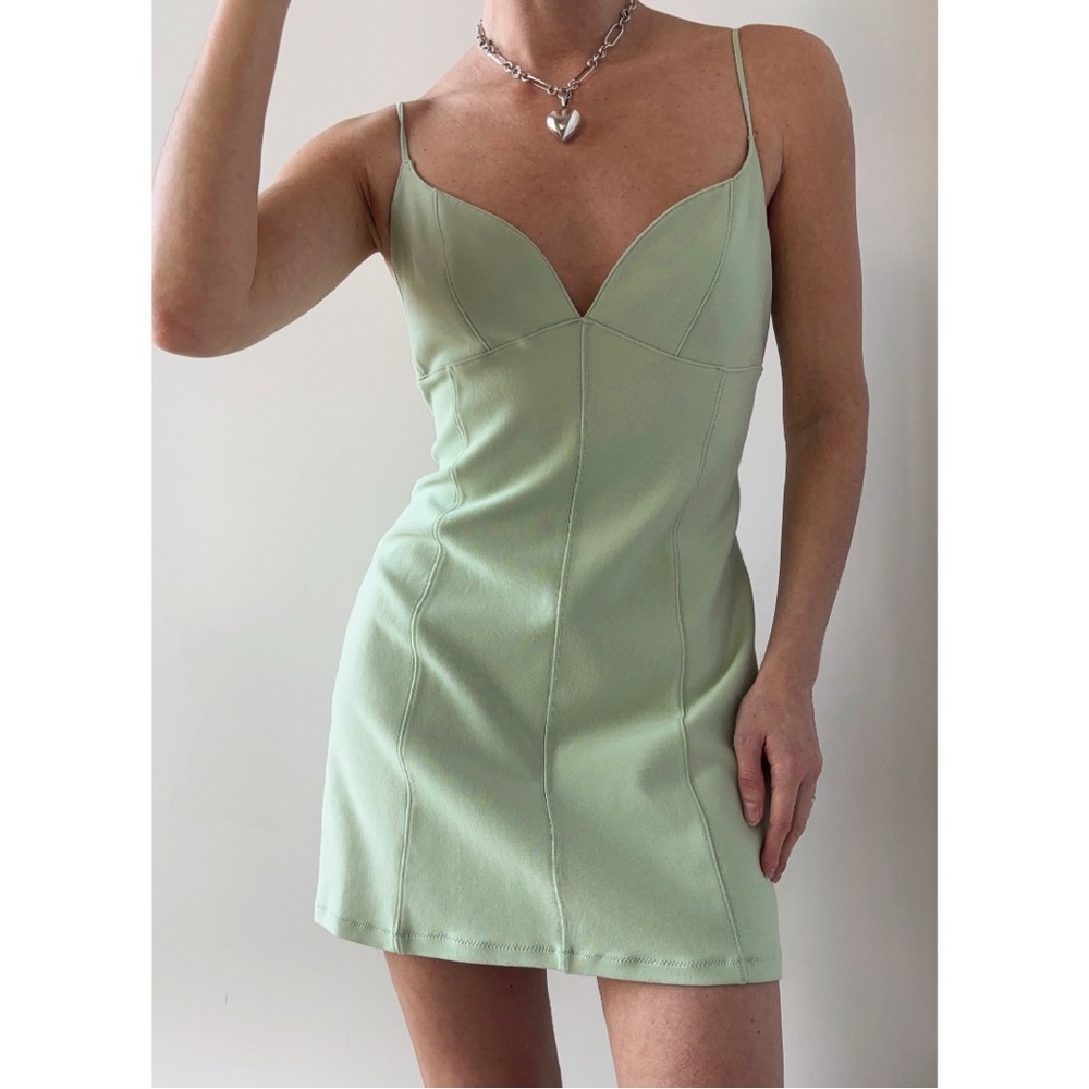 Urban Outfitters mint green fitted sleeveless mini dress with a sweetheart neck
